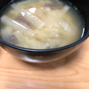 こんにゃく人参大根の味噌汁